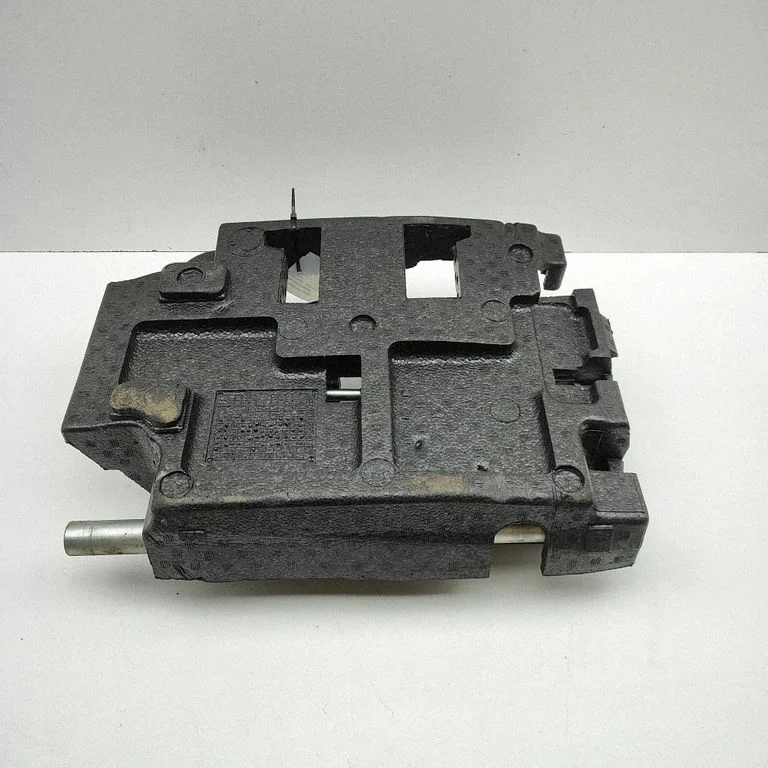 Cita bagāžnieka apdares detaļa 997501544R