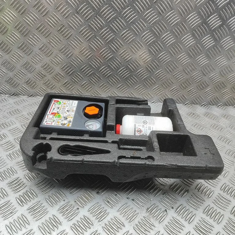 Cita bagāžnieka apdares detaļa 31680048