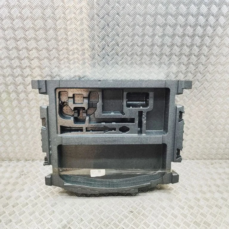 Muu pagasiruumi viimistluse osa K8D219G381AD