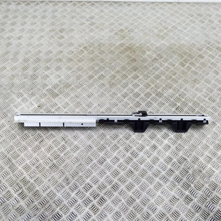 Cita bagāžnieka apdares detaļa – BMW X5 F15 (2013-2017)