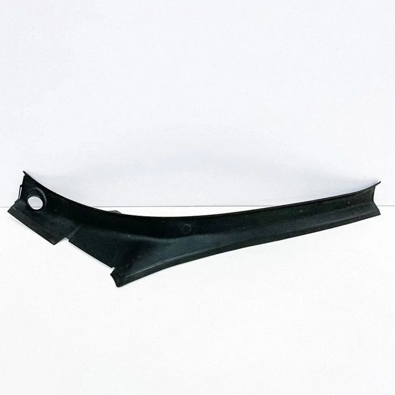 Other trunk/boot trim element 104732100B