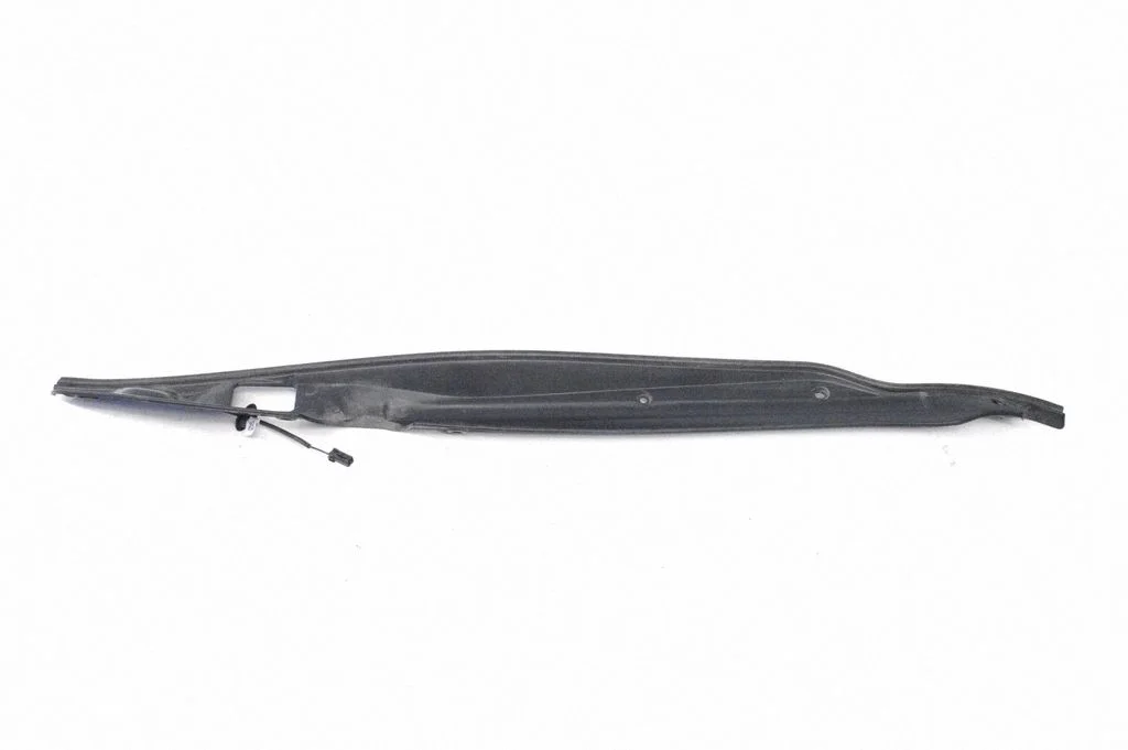 Other trunk/boot trim element – Tesla Model Y (2020-)
