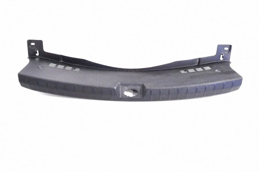 Pagasiruumi läve kaitseviimistlus – Hyundai i40 (2011-)