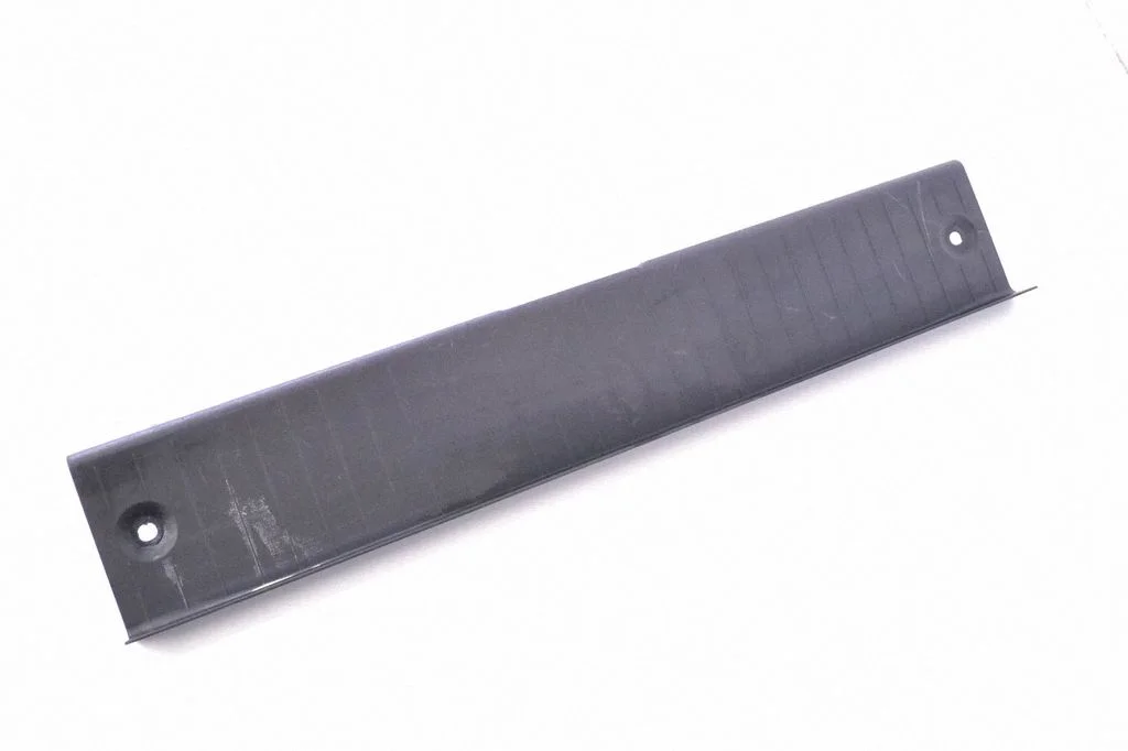 Bagāžnieka sliekšņa apdare A2216900041