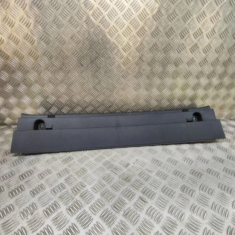 Pagasiruumi läve kaitseviimistlus 85770R2100WK