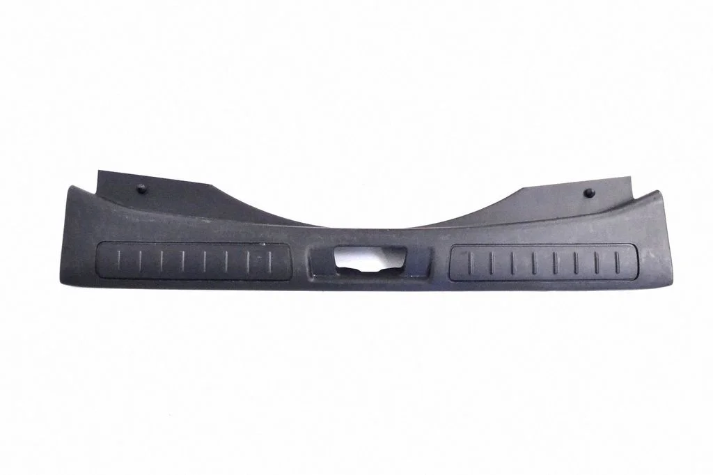 Trunk/boot sill cover protection BJ32113A10AD