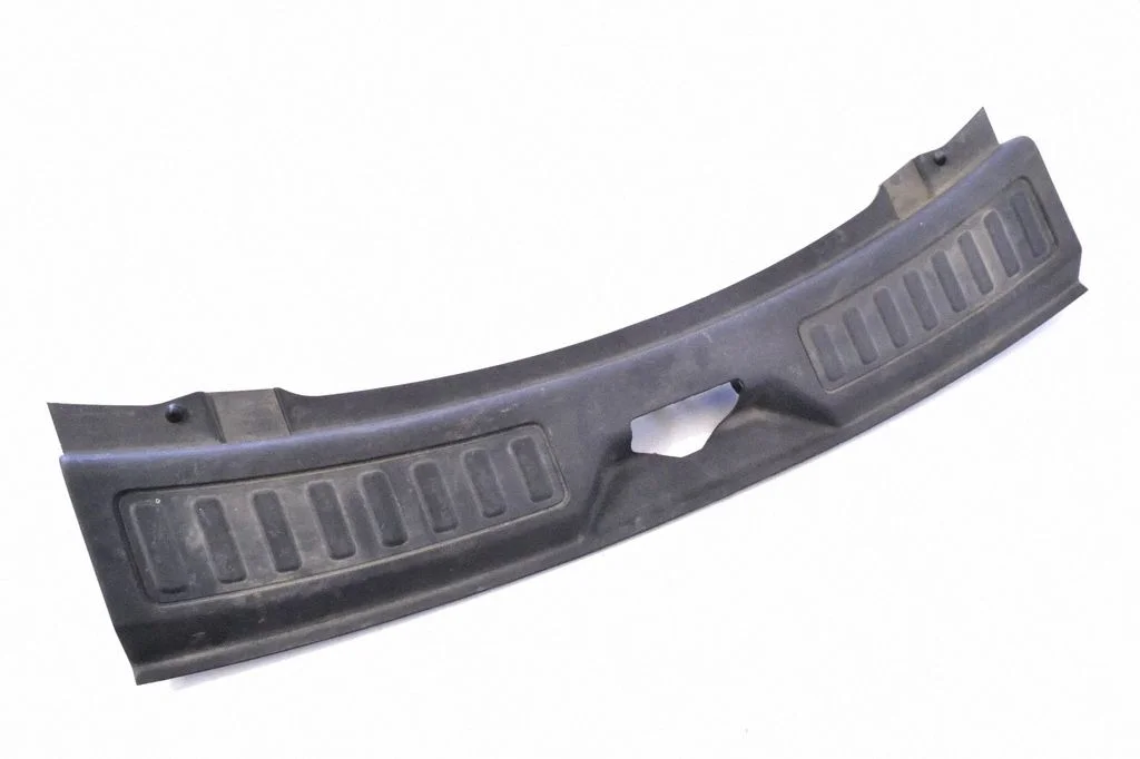 Bagāžnieka sliekšņa apdare FK72113A10A