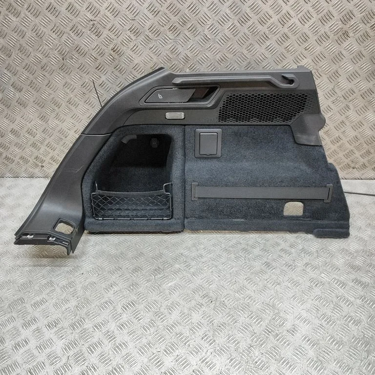 Trunk/boot side trim panel 95C867037C