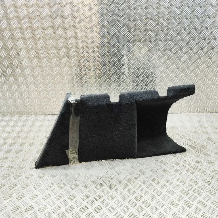 Boczny panel tapicerki bagażnika DK6245430AF