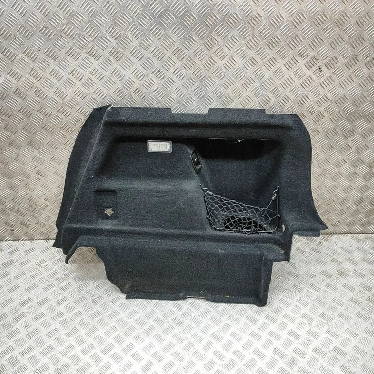 Trunk/boot side trim panel 7423244