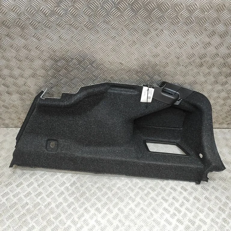 Pagasiruumi külje viimistluspaneel 5A01788