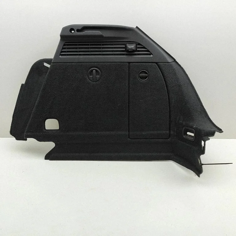 Boczny panel tapicerki bagażnika 8V4863880B