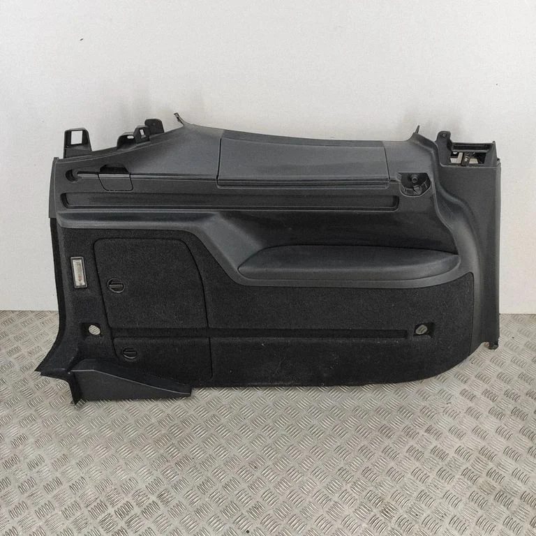 Pagasiruumi külje viimistluspaneel – Volkswagen Sharan (2011-)