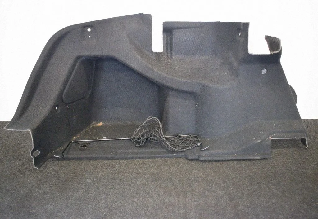 Boczny panel tapicerki bagażnika A2046904125