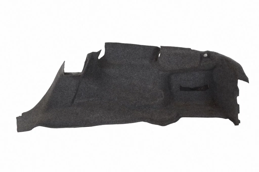 Trunk/boot side trim panel – right