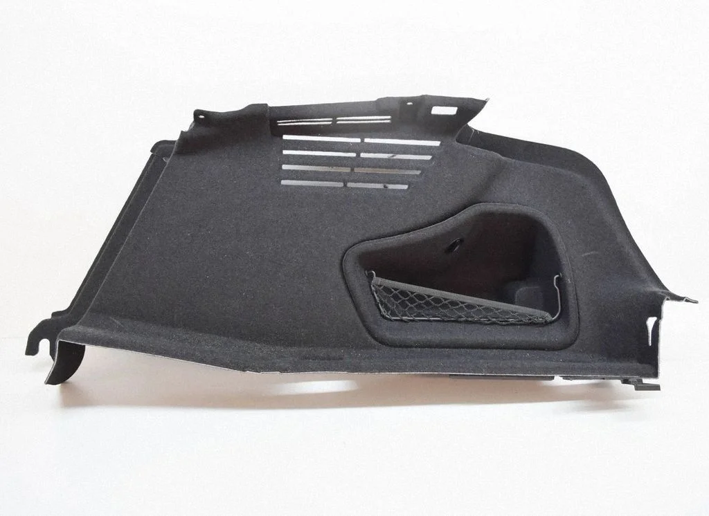 Trunk/boot side trim panel 8W5863880G