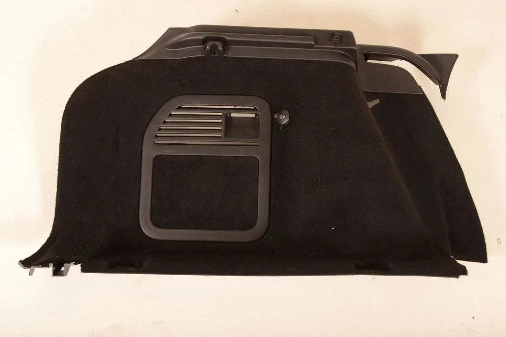 Trunk/boot side trim panel BJ3245431
