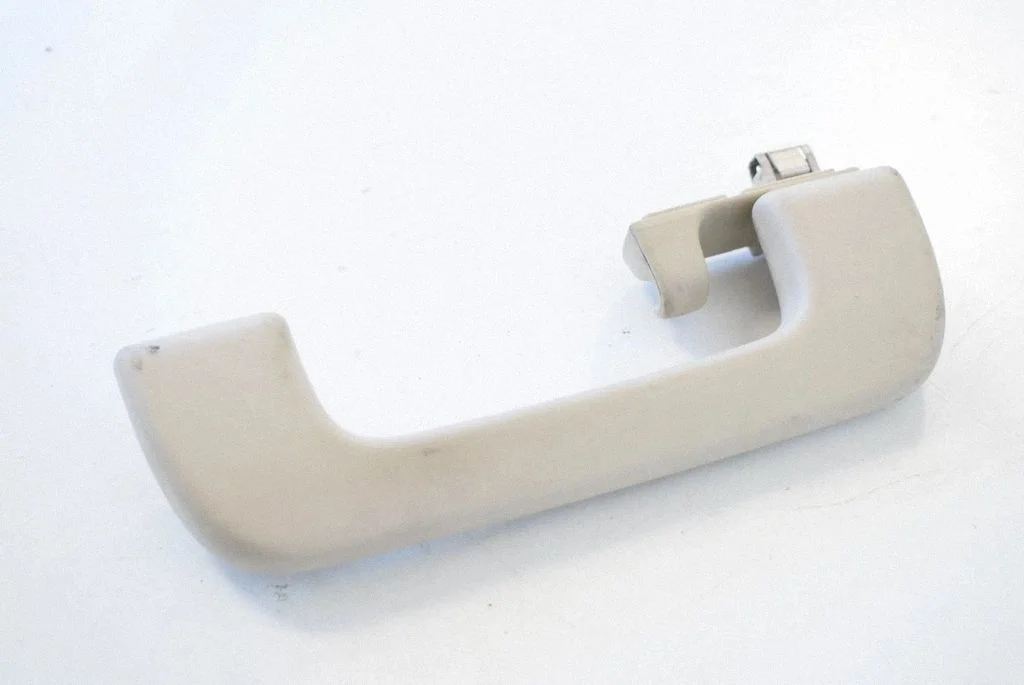 Rokturis aizmugurējais 8R0857608D