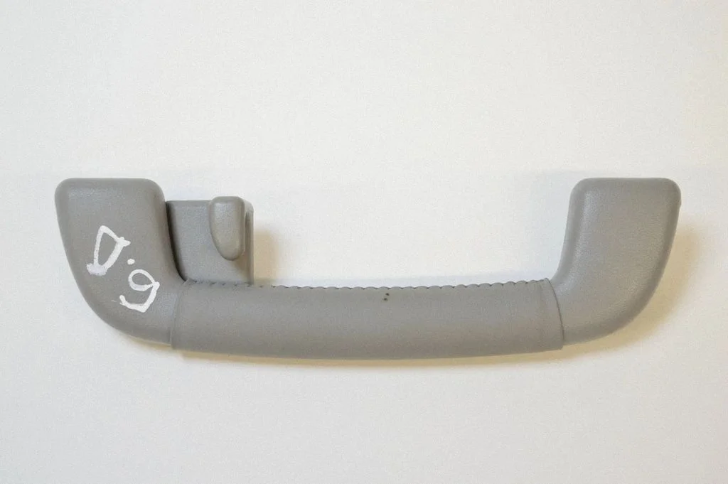 Rear interior roof grab handle – right