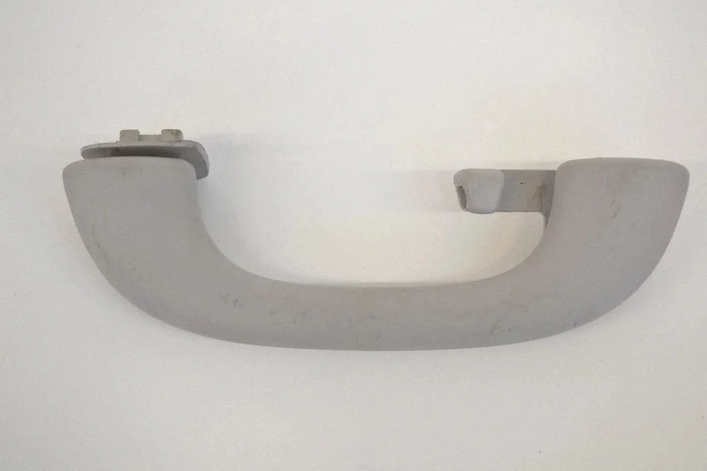 Rear interior roof grab handle