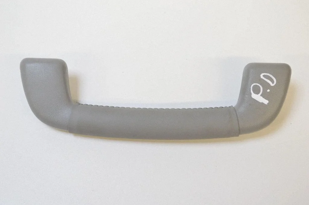 Front interior roof grab handle – right