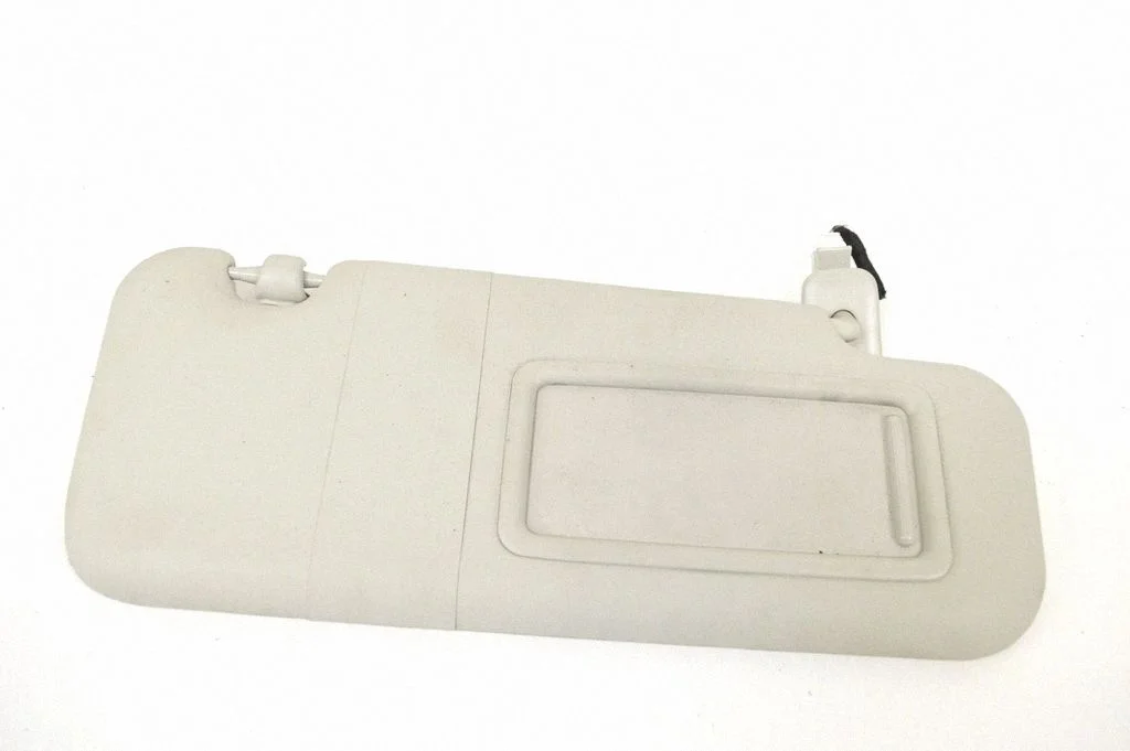 Sun visor – right