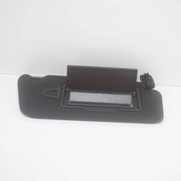 Sun visor – right