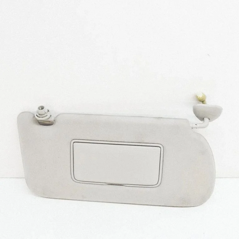 Sun visor – right