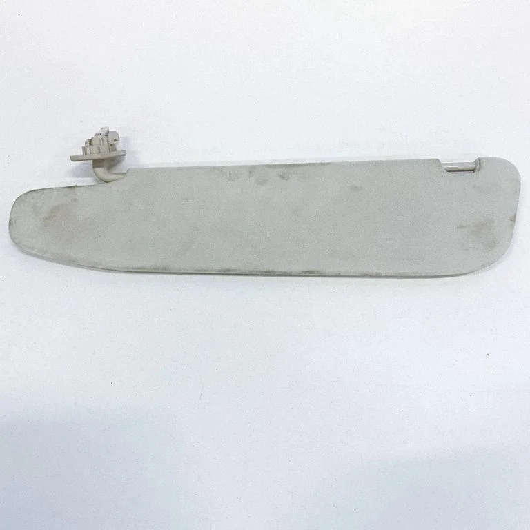 Sun visor – right