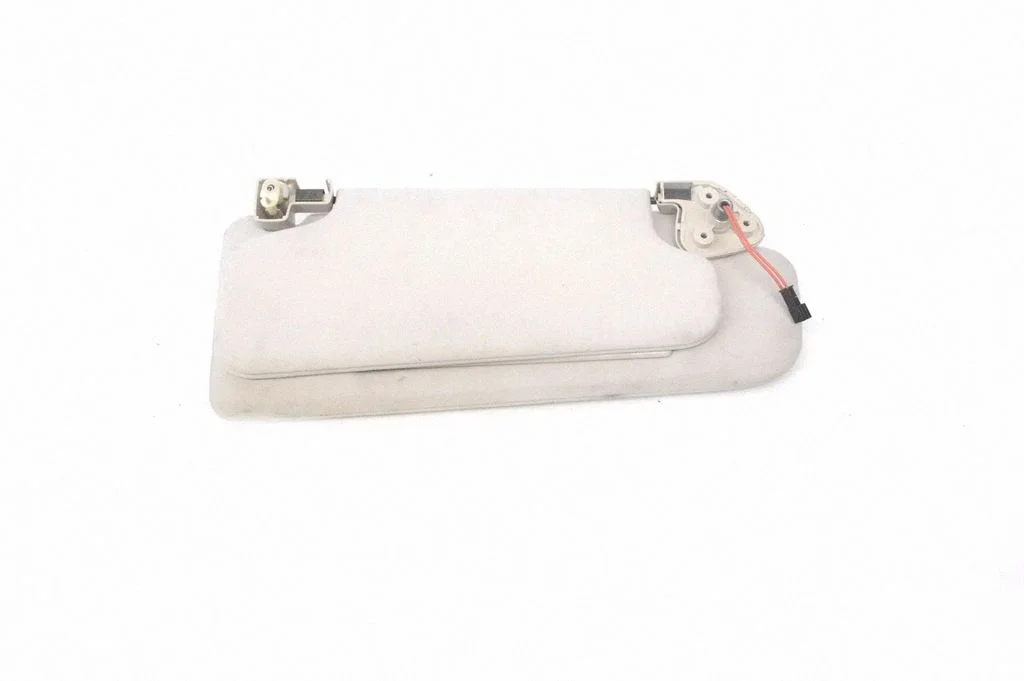 Sun visor – right