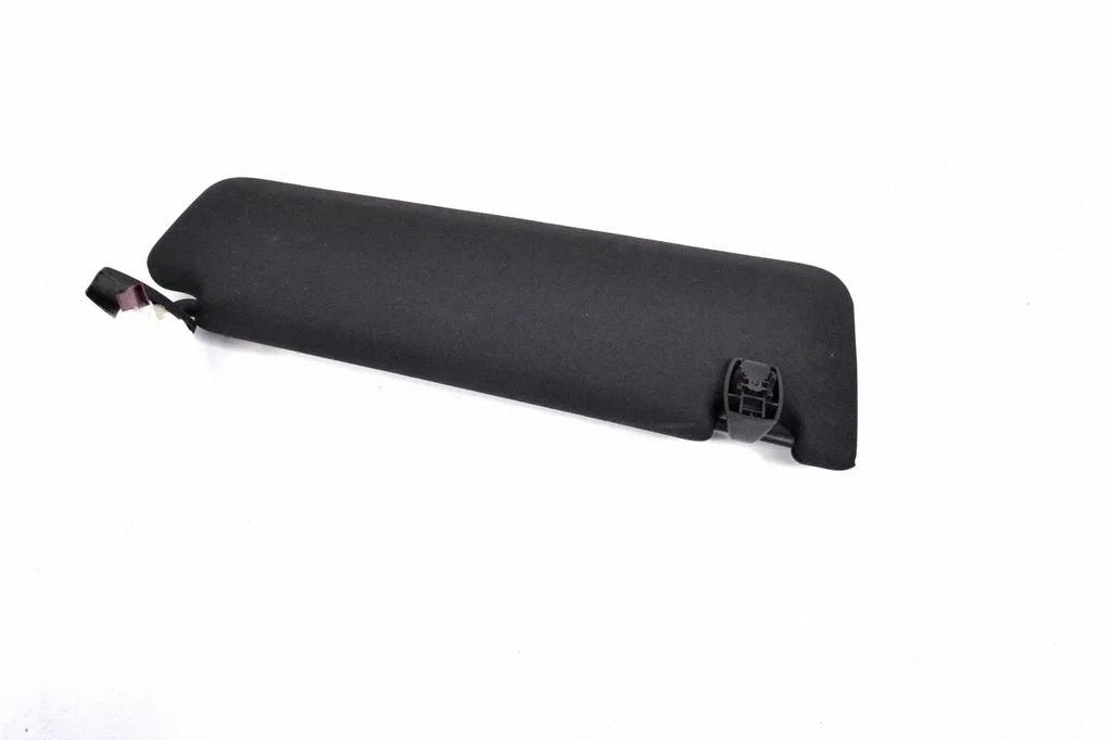 Sun visor – right