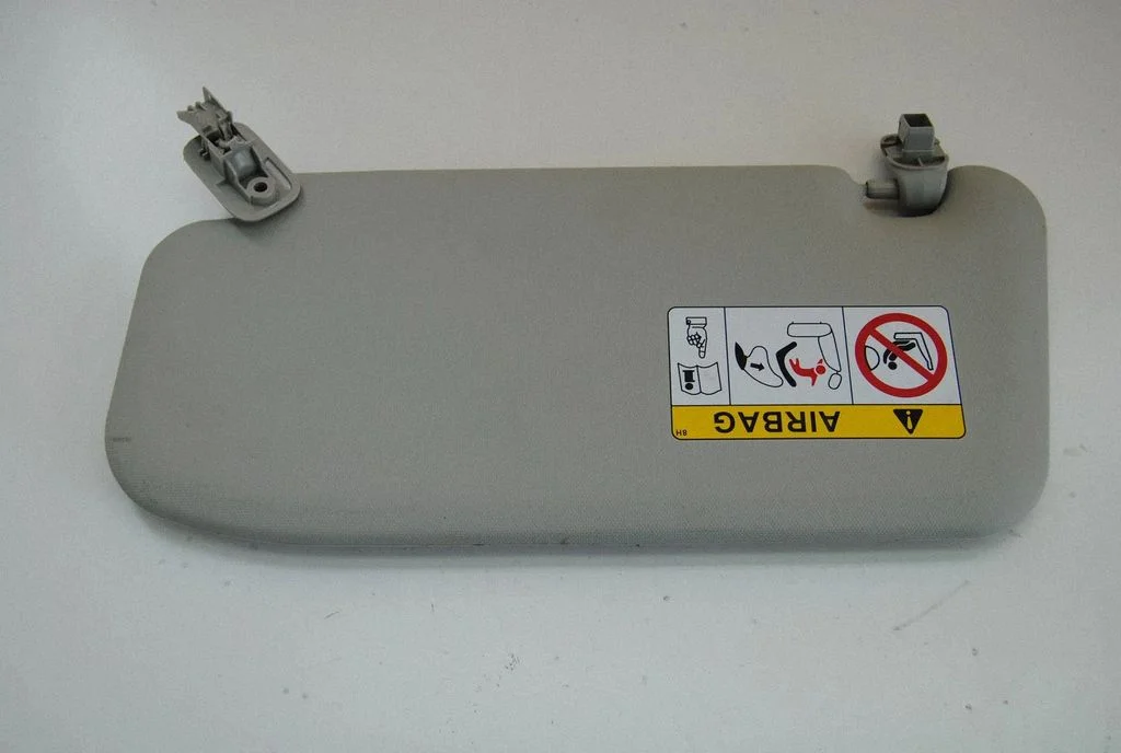 Sun visor – right