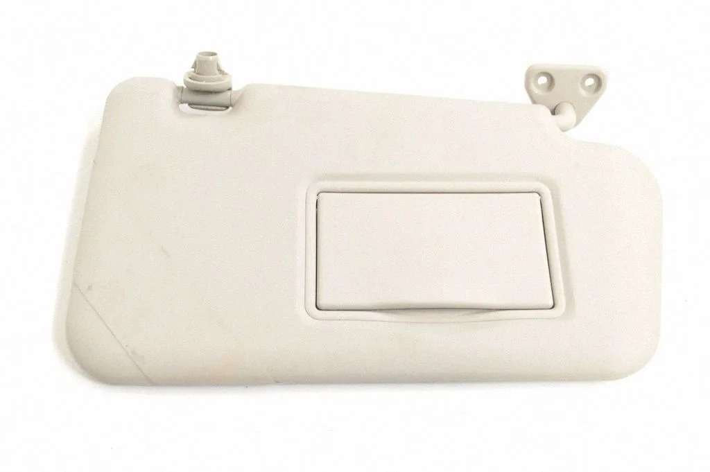 Sun visor – right