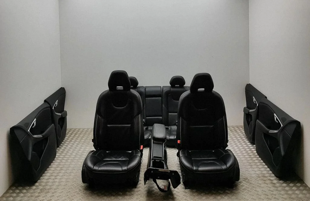 Interior set 31379414