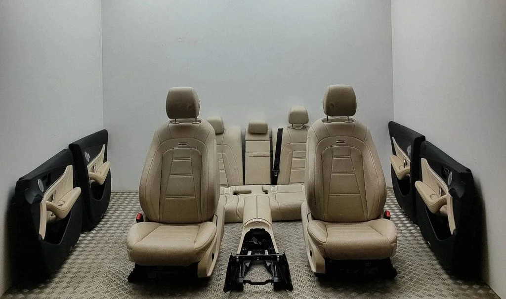 Interior set A2139201308