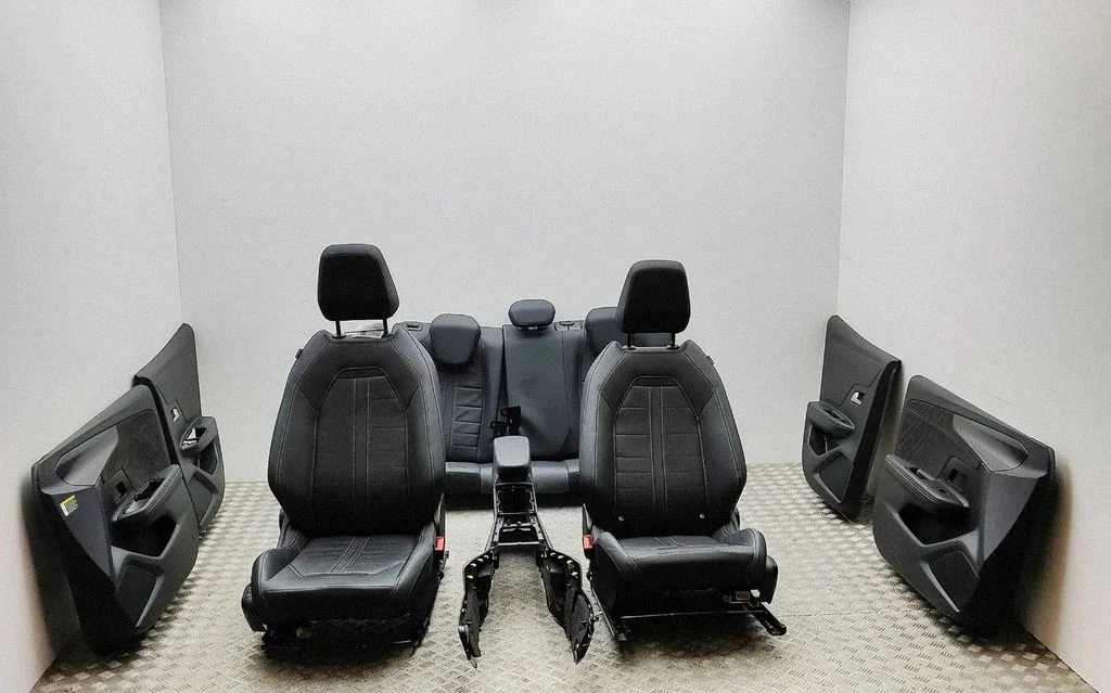 Interior set 9839727880