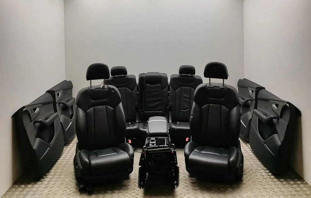 Interior set 4M0010500