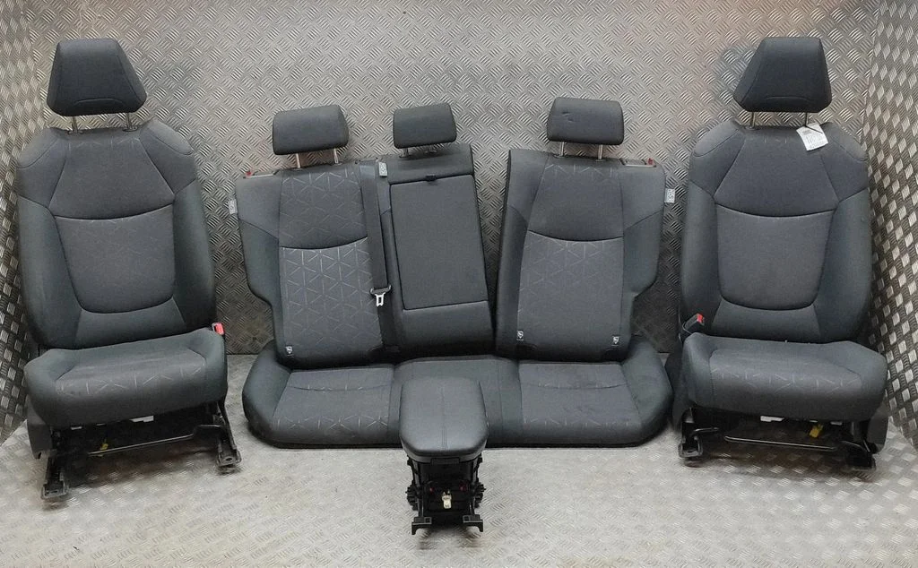 Interior set 7107342F10C1