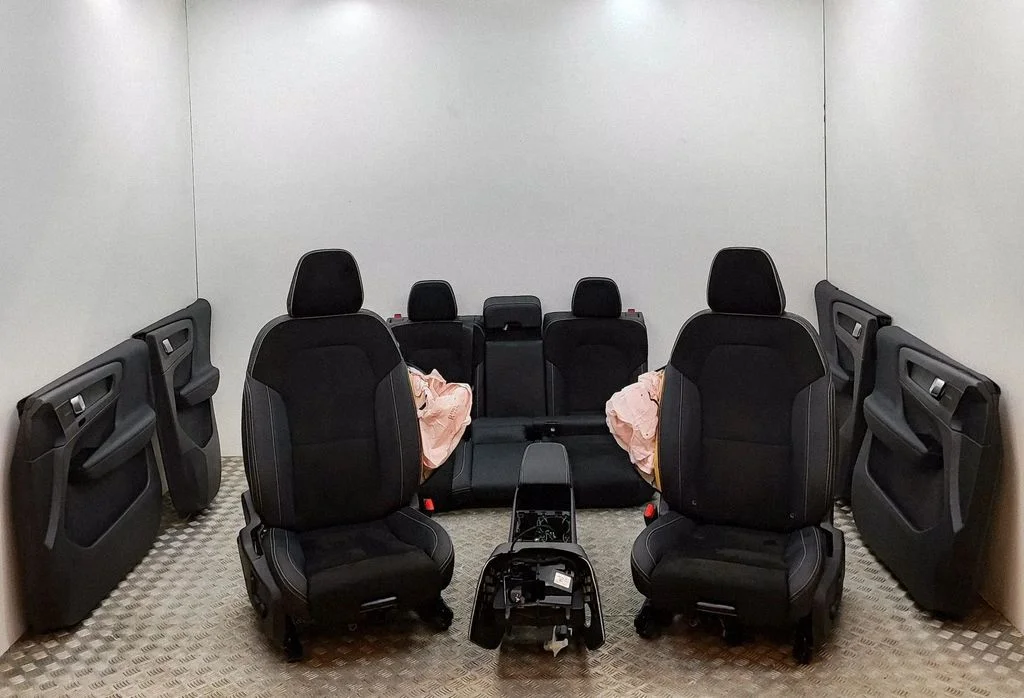 Interior set 31407710