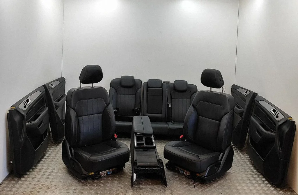 Interior set A1667207901