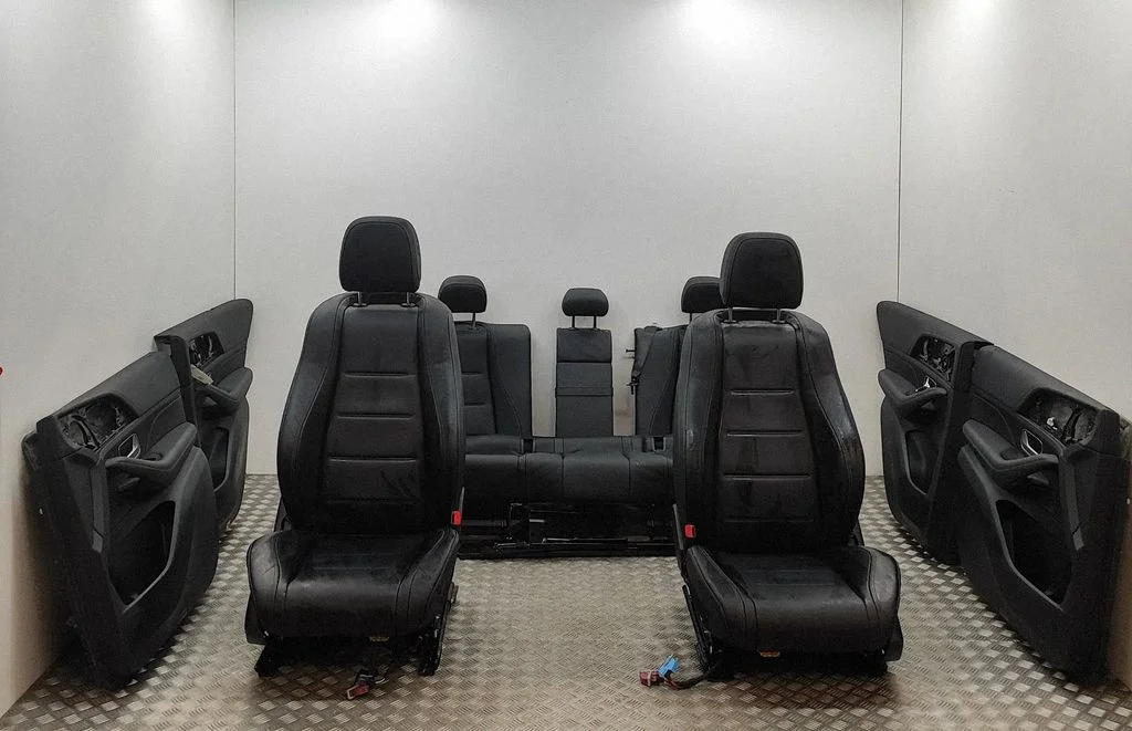 Interior set A1677275900