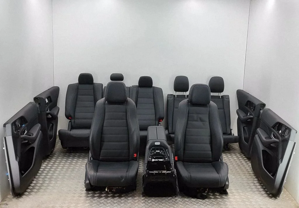 Interior set A1676801601