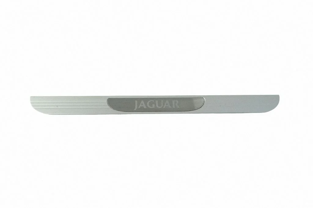(A) pillar trim XR835413208BD