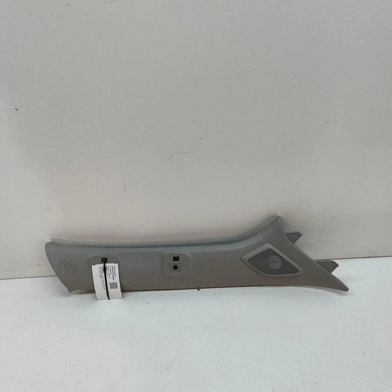 (A) pillar trim – Toyota Land Cruiser (J200) (2008-)