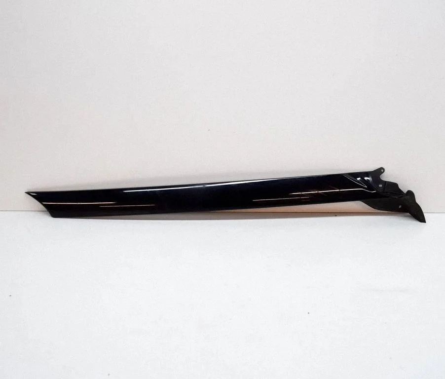 (A) piilari kate J8A2025A53A