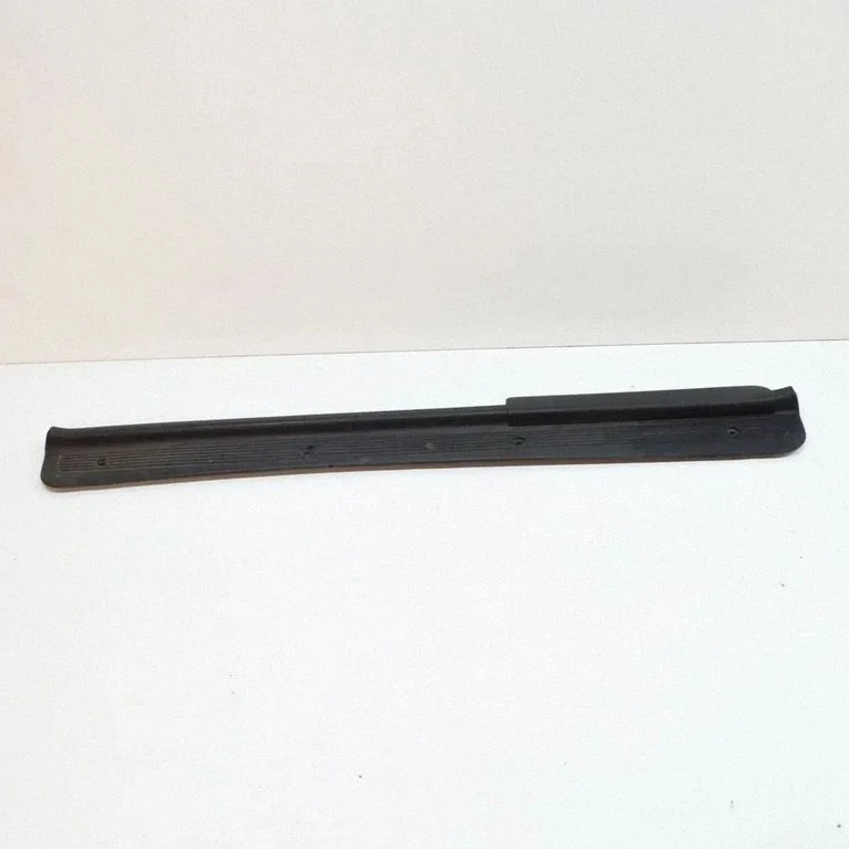 (A) pillar trim MB645111