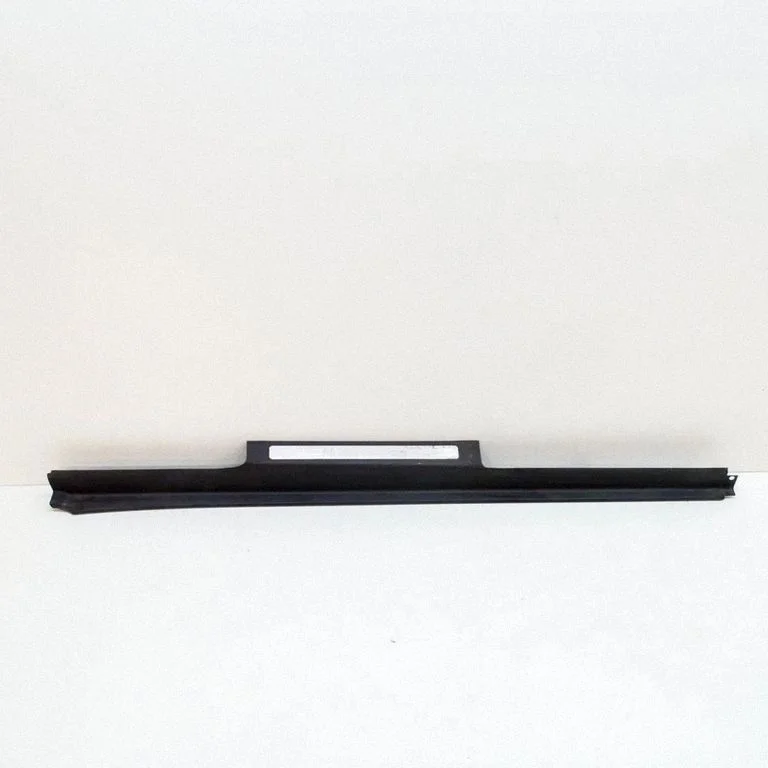 (A) pillar trim – Mercedes-Benz R-Class W251 (2005-2013)