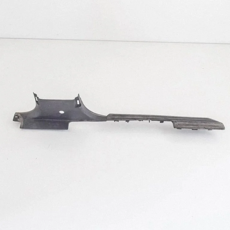 (A) piilari kate – Volkswagen Amarok (2010-2020)