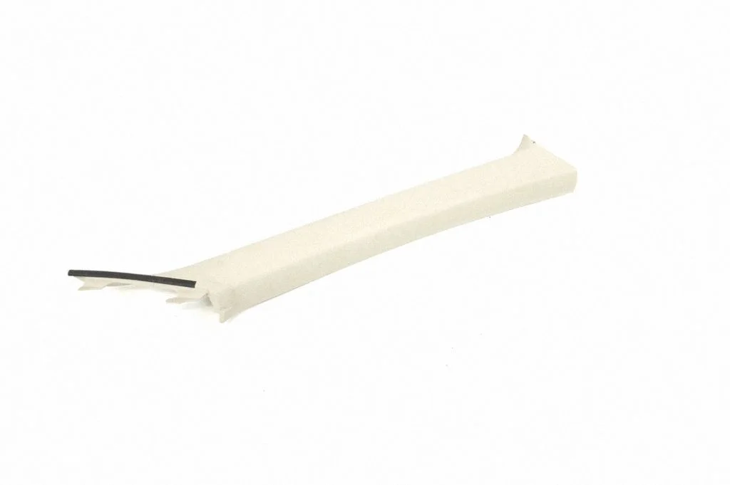 (A) pillar trim GHP968161