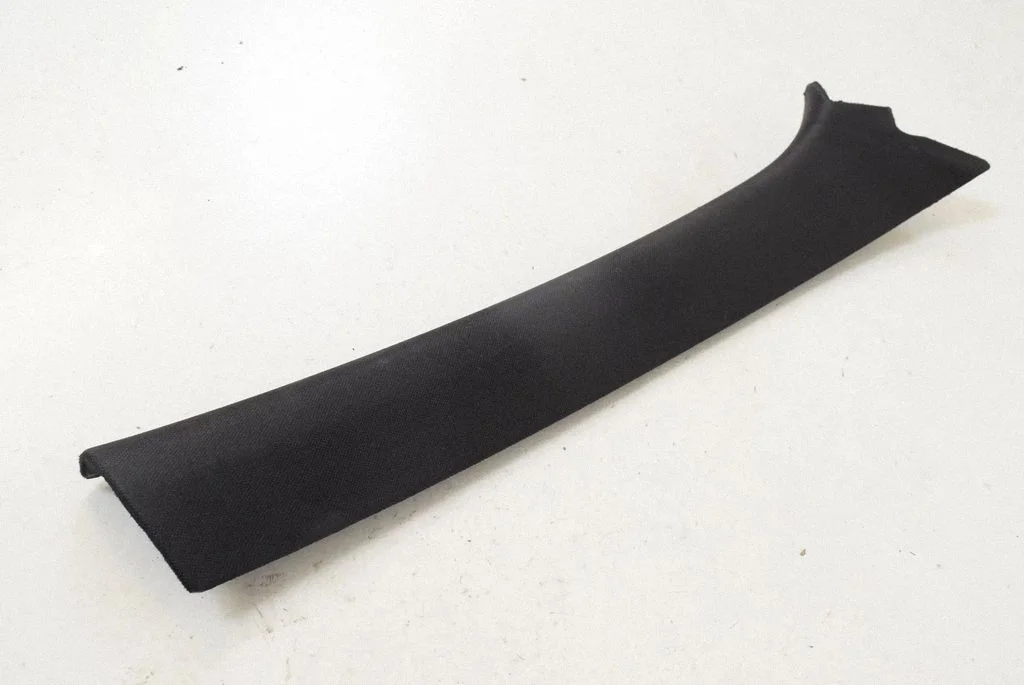 (A) piilari kate – Mercedes-Benz C-klass AMG W204 (2007-2014)